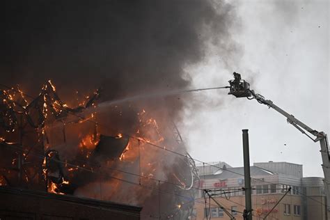 Kraftig brand vid Lisebergs vattenvärld Oceana